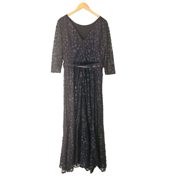 Tahari Floral Appliqué Sequin Three Quarter Sleeve Maxi Dress Size 12 Navy - Picture 3 of 9